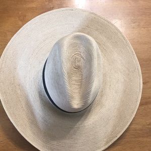 🎩 Men’s straw hat 🎩